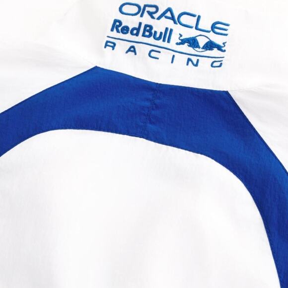 Oracle red bull racing graphic in medium - Picture 2 of 6